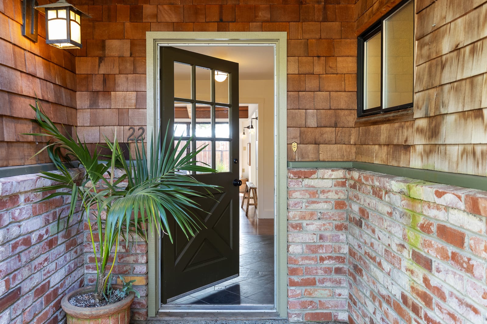 22 Kensington Court, Kensington — level-in front entry under a garden pergola, cedar shingle and brick