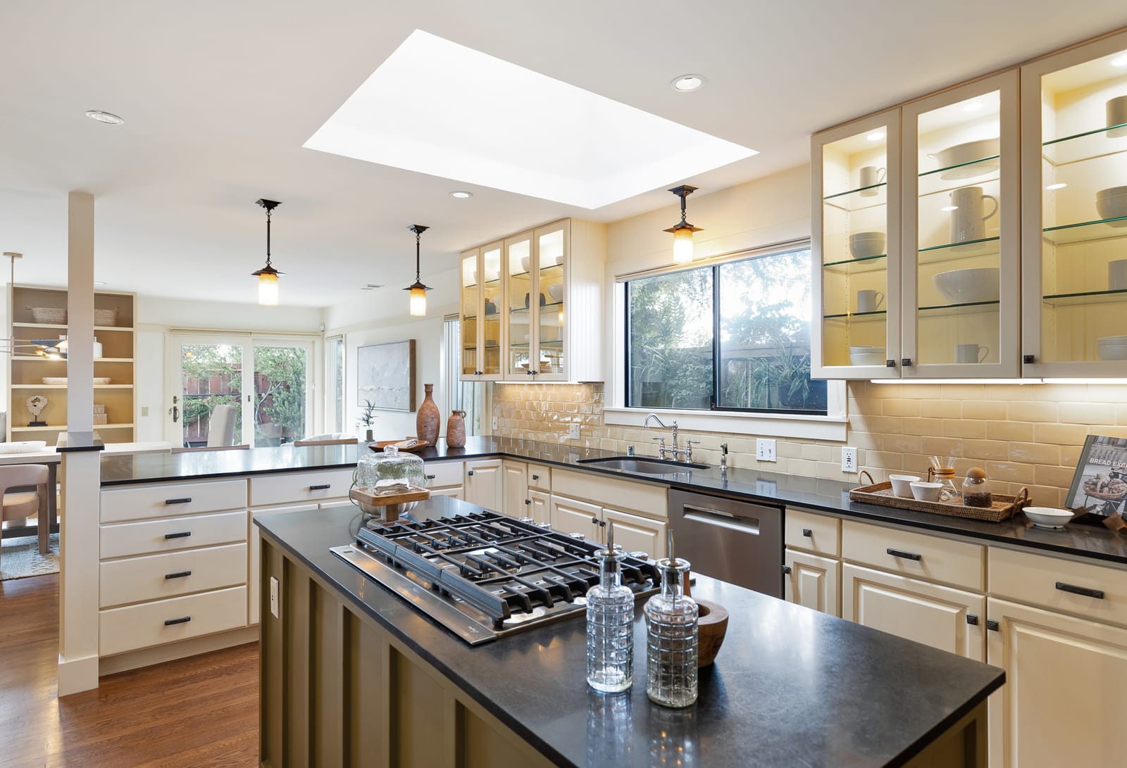 22 Kensington Court — kitchen